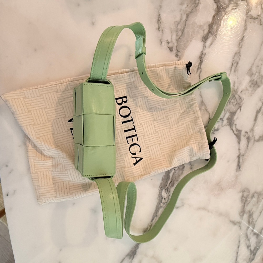 Bottega Veneta Cassette Wallet on Strap Green Intrecciato Lambskin Crossbody NWT - Picture 12 of 16